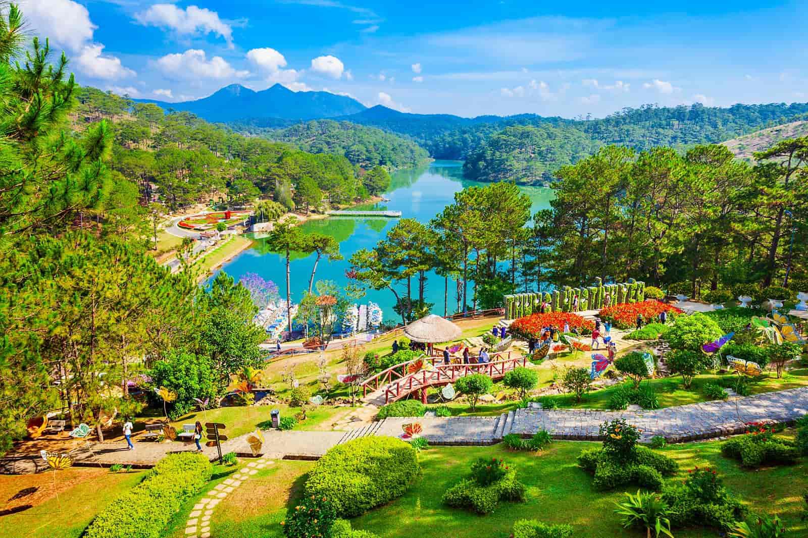 Đà Lạt nổi tiếng là một trong những địa điểm du lịch thu hút nhất Việt Nam